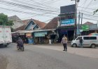 Polsek Sedong Polresta Cirebon Laksanakan Pengaturan Lalu Lintas Pagi di Pertigaan Pasar Sedong
